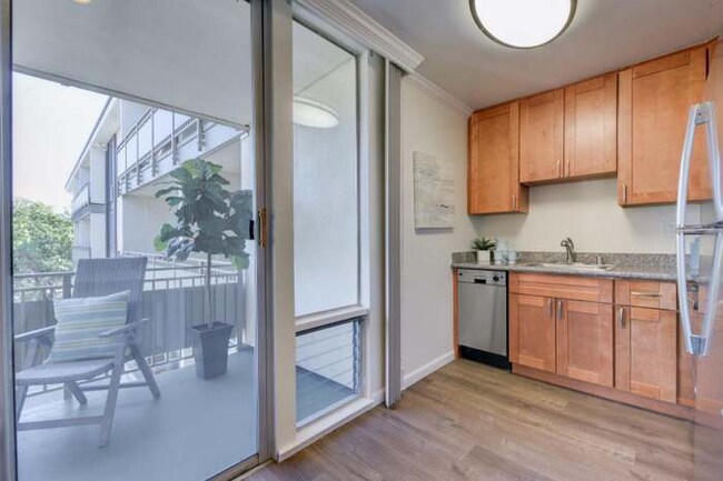 Building Photo - 1614 Hudson St