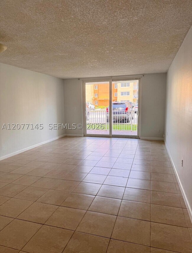 Building Photo - 6990 Miami Gardens Dr