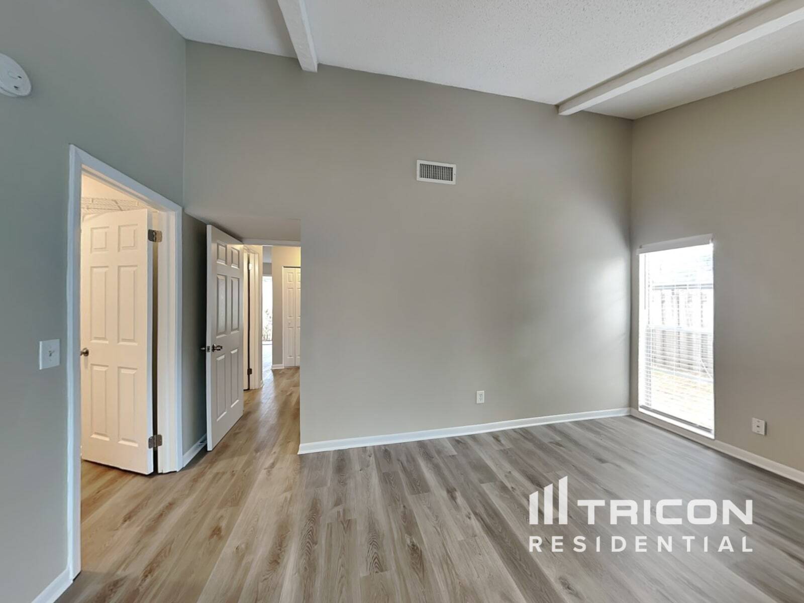 Building Photo - 405 Silver Hill Dr