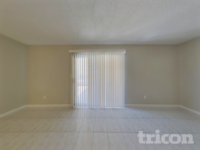 Building Photo - 405 Pirinen Ln