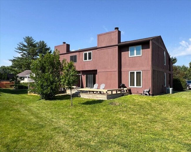 Building Photo - 2138 Peach St