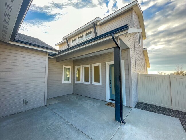 Building Photo - 6273 S Binky Ave