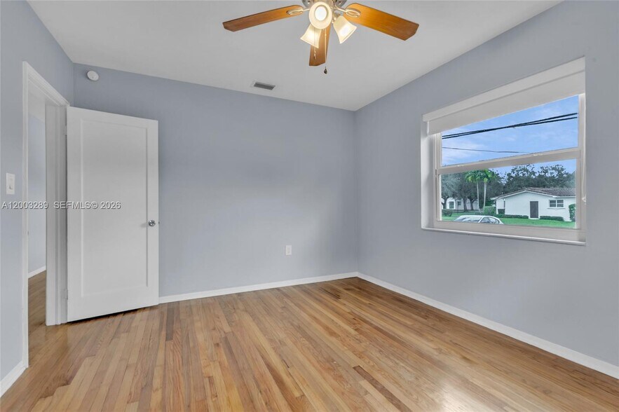 Building Photo - 392 Payne Dr