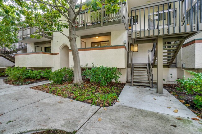 Building Photo - Recently upgraded Condo in a highly desirable location in Sunnyvale.