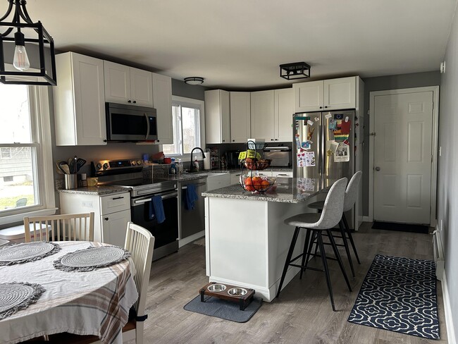 Building Photo - 10 Dwight Ave