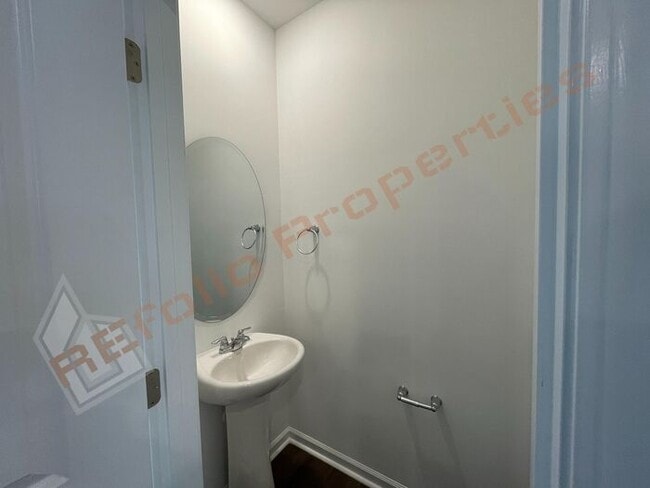 Building Photo - Brand New 2BR/3BA Townhome in Prime Apex L...
