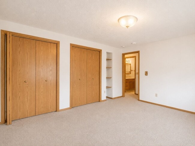 Building Photo - 226 Sparks Dr