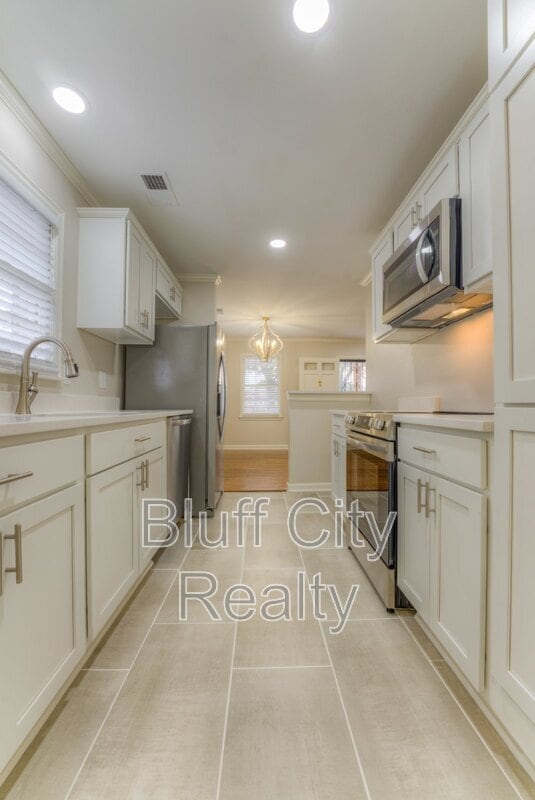 Building Photo - 1363 Colonial Rd