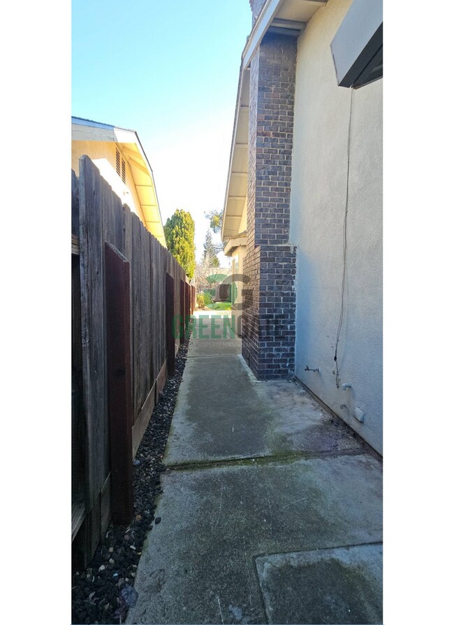 Building Photo - Now Available! Spacious 3 Bedroom, 2 Bathroom Home.