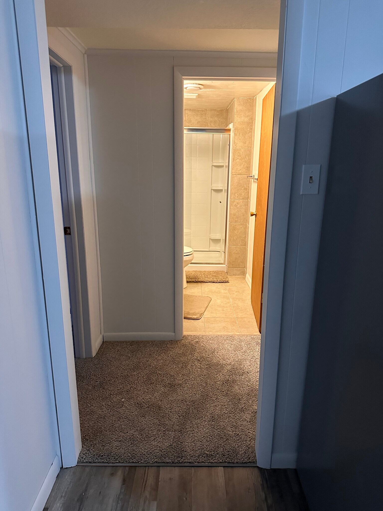 Leading to bedroom #2 and bathroom - 815 Kingsley Dr