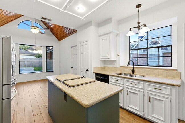 Building Photo - 5626 Spring Lodge Dr