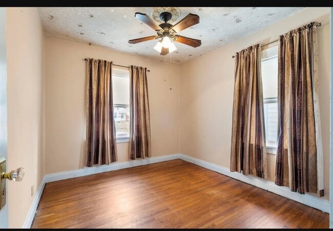 Building Photo - 2 Bedroom 1 Bathroom House, 1/2 OFF FIRST MONTHS RENT!!!