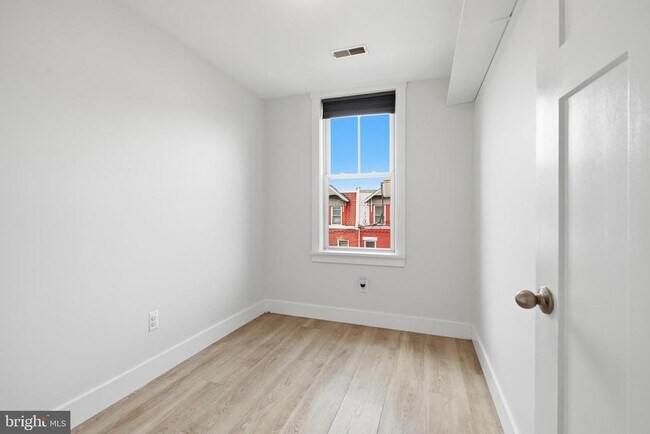 Building Photo - 651 N 33rd St