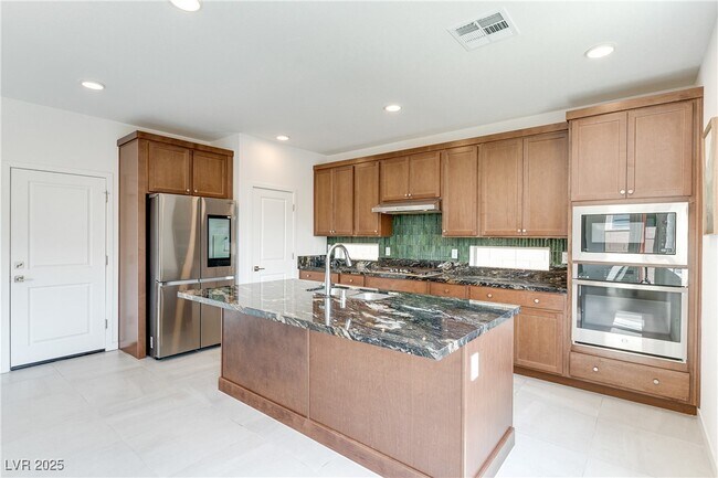 Building Photo - 6333 Redstone Hls Dr