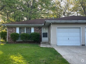 Building Photo - Nice 2 Bedroom ,1 Bath Duplex Just Minutes...