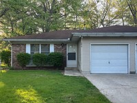 Building Photo - Nice 2 Bedroom ,1 Bath Duplex Just Minutes...