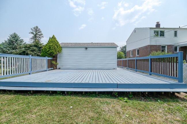 Building Photo - One Bedroom One Bath in Scott Township