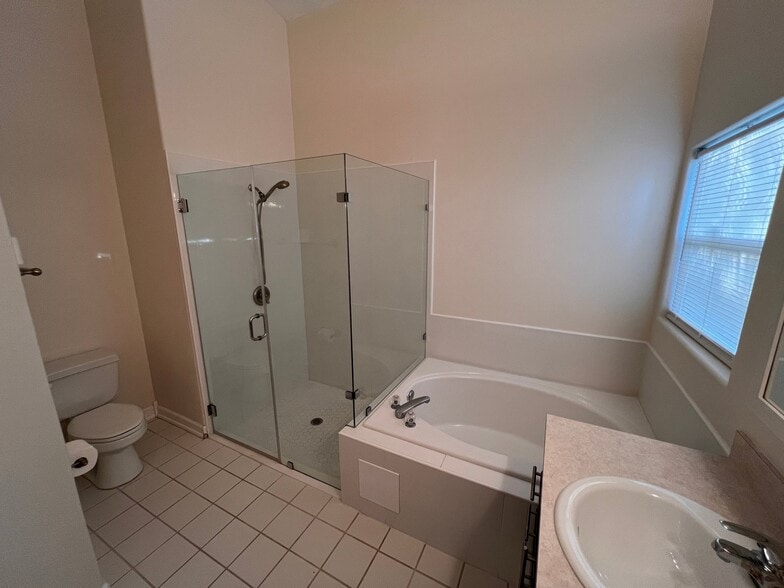 Building Photo - 345 Silver Pine Dr