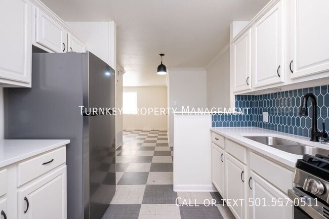 Building Photo - 623 Sherman St