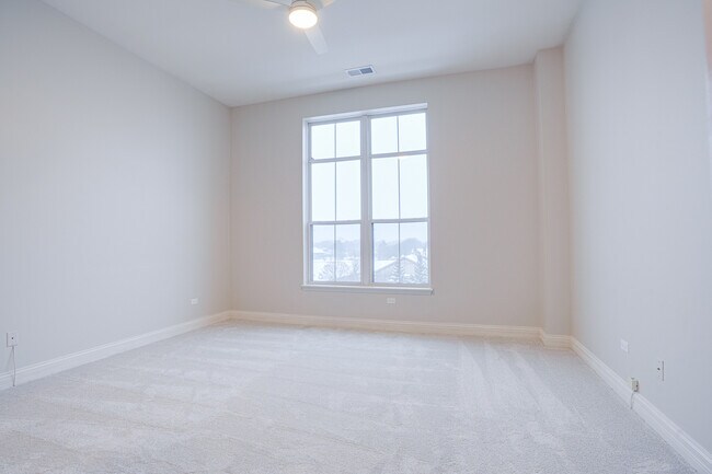 Building Photo - 1781 Tudor Ln