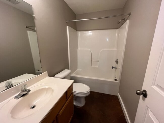 Building Photo - Renovated 3 Bedroom 2 Bath Duplex for Rent!!