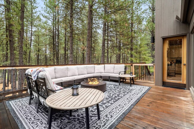 Building Photo - 70335 Sword Fern