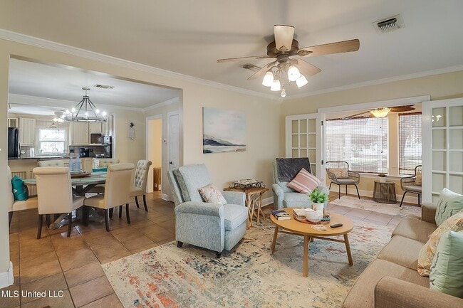 Building Photo - 176 Markham Dr