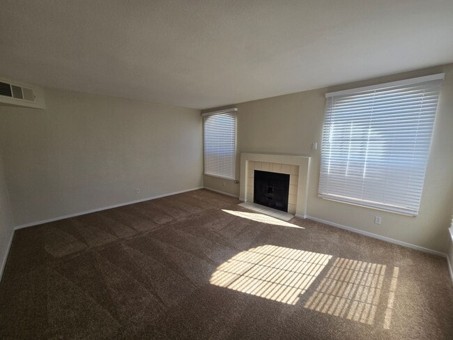 Building Photo - 2804 Crystal Lantern Dr