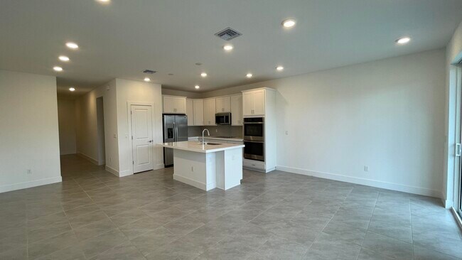 Building Photo - 209 Preserve Trl S