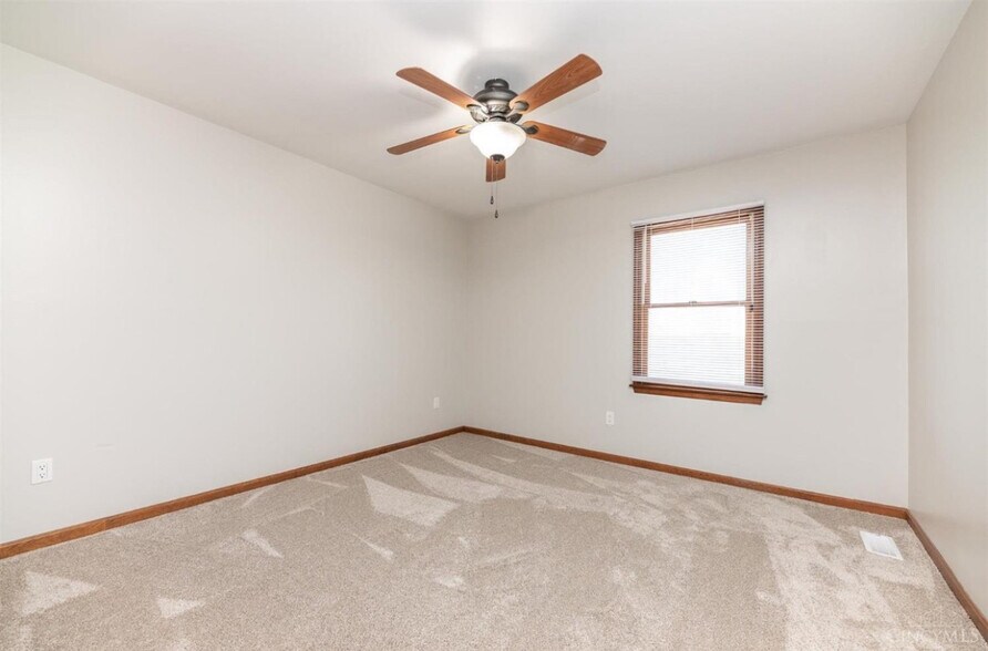 Building Photo - 8237 Eagle Ridge Dr