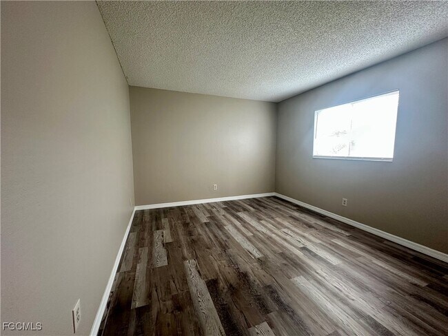 Building Photo - 829 Gleason Pkwy