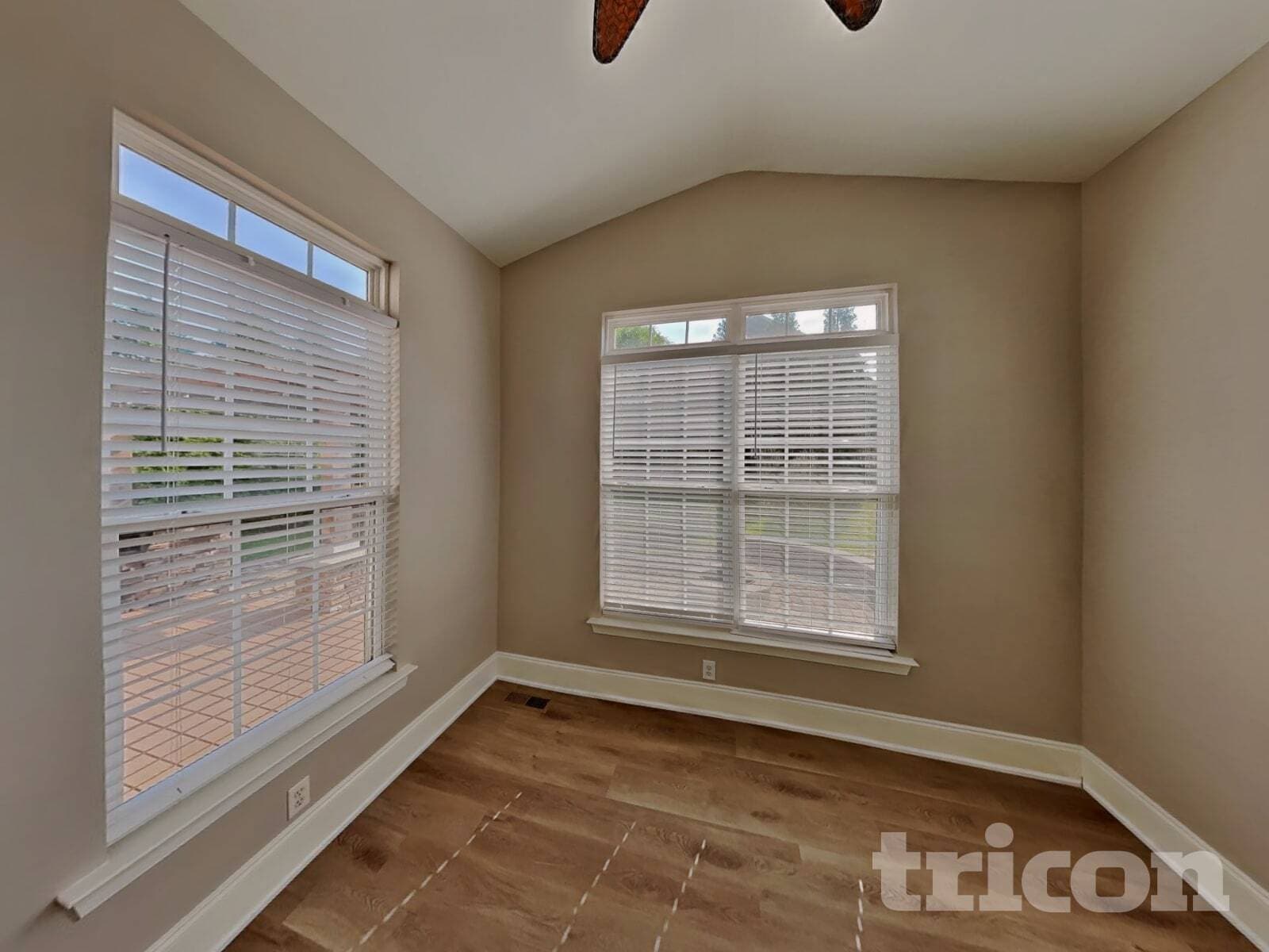 Building Photo - 108 N Honey Locust Dr