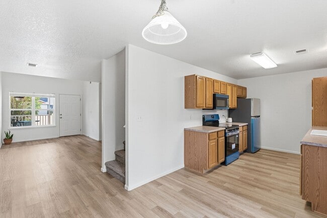 Building Photo - 802 Waterglen Dr
