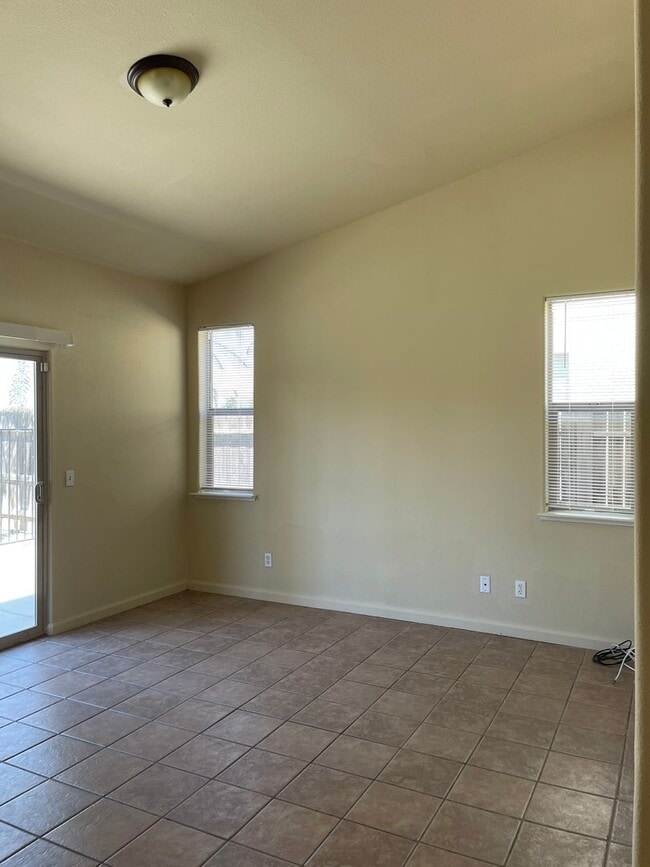 Building Photo - Available Now! Stunning 4 Bedroom, 3 Bathr...