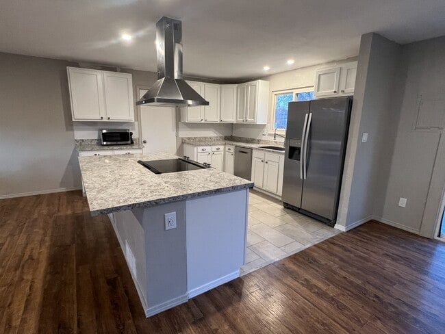 Building Photo - 4765 Nightingale Dr