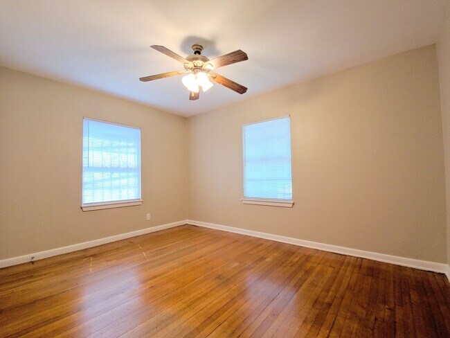 Building Photo - 1223 Shawnee St