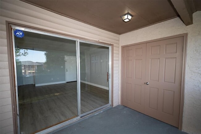 Building Photo - 2022 Ludlow Ln