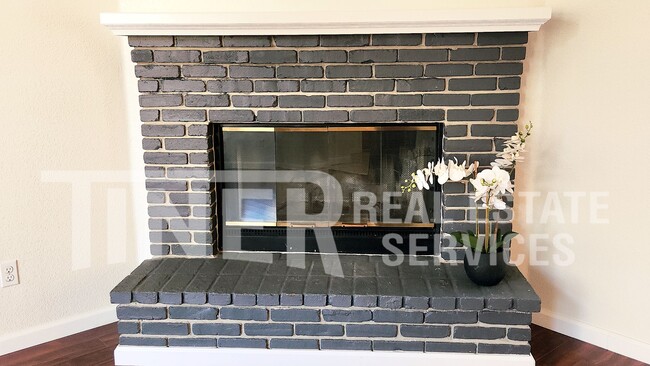 Building Photo - 413 Unity Ct