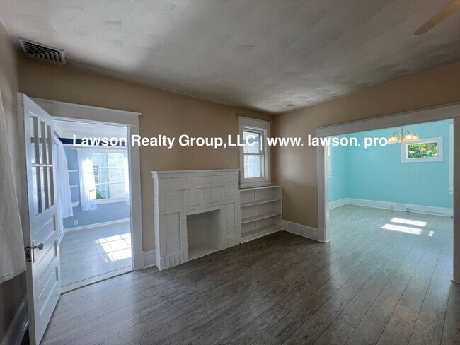Building Photo - Charming Grandin Court House with Detached Garage and In Law Suite