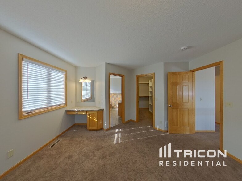 Building Photo - 22209 Red Oak Dr