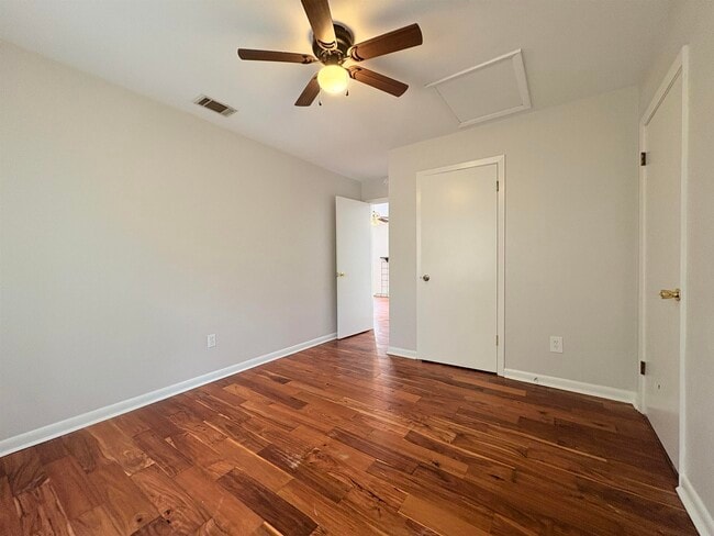 Building Photo - 1461 Live Oak Dr
