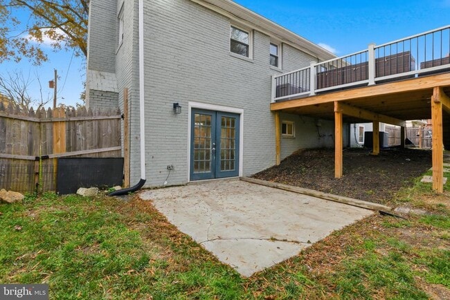 Building Photo - 6906 Berkshire Dr