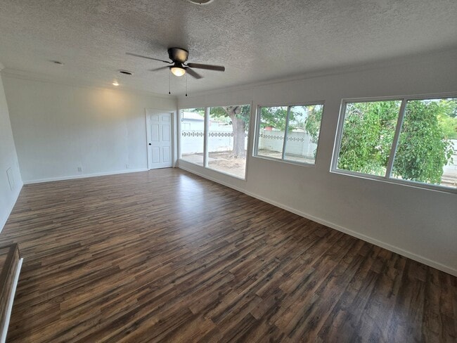 Building Photo - 2115 Perry Rd SW