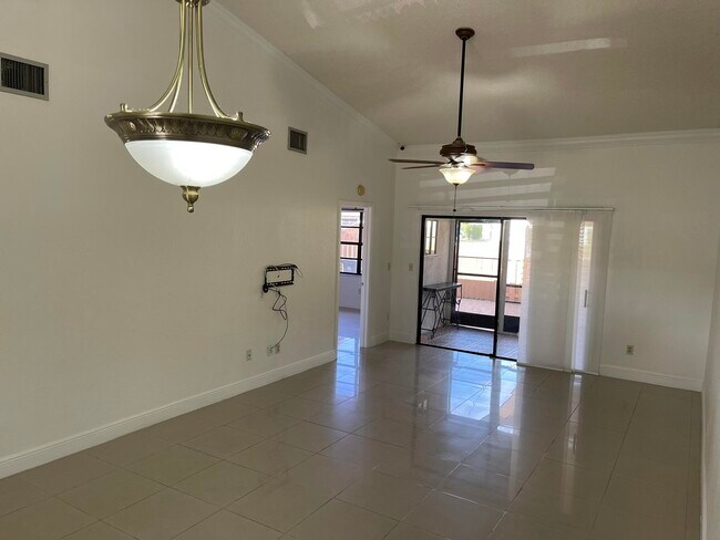 Building Photo - 1120 Parkside Green Dr