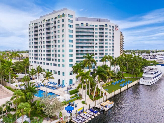 Building Photo - 2670 E Sunrise Blvd