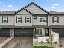 Building Photo - 5297 Long Pointe Pass