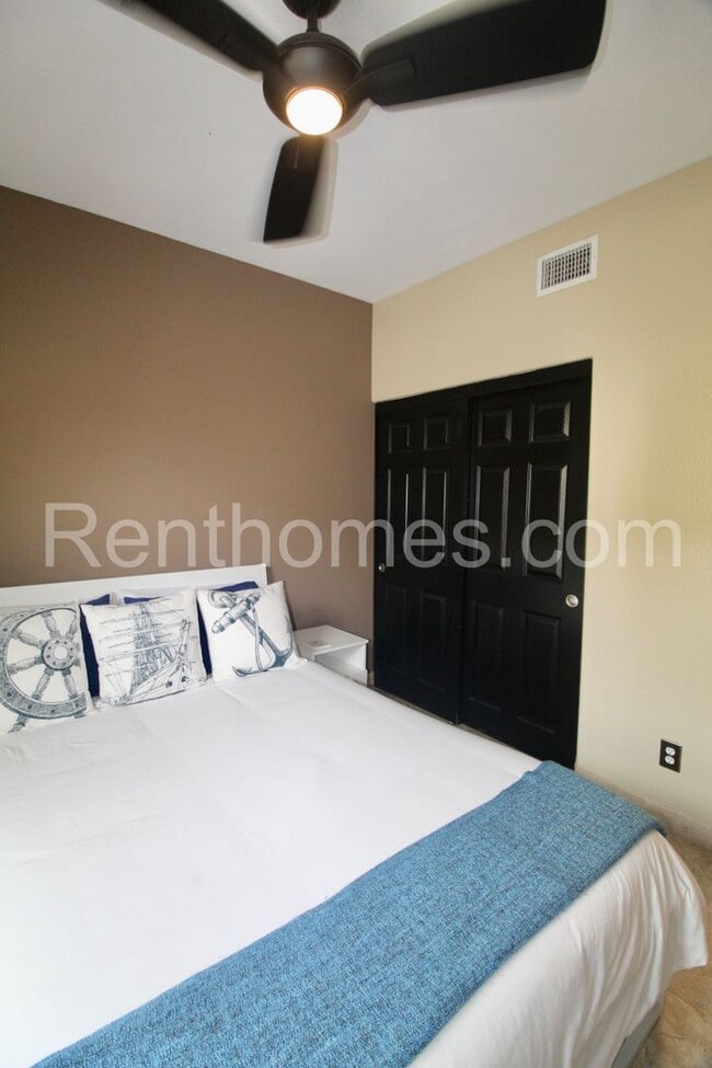 Building Photo - 2802 Piantino Cir