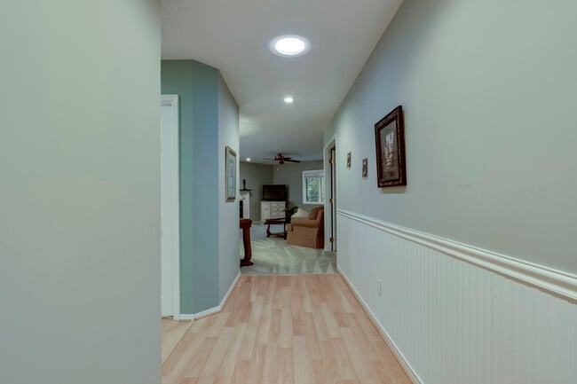 Building Photo - 260 Chuniloti Way