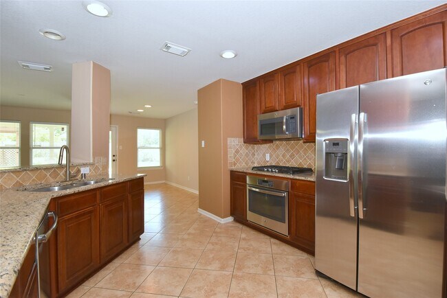 Building Photo - 21123 Amber Crossing Dr