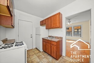 Building Photo - 2651 N Spaulding Ave